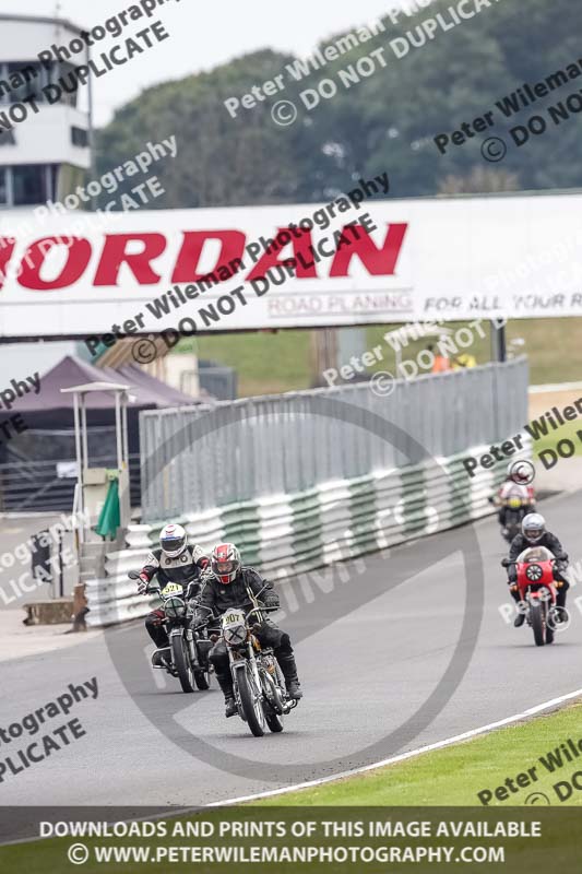 Vintage motorcycle club;eventdigitalimages;mallory park;mallory park trackday photographs;no limits trackdays;peter wileman photography;trackday digital images;trackday photos;vmcc festival 1000 bikes photographs